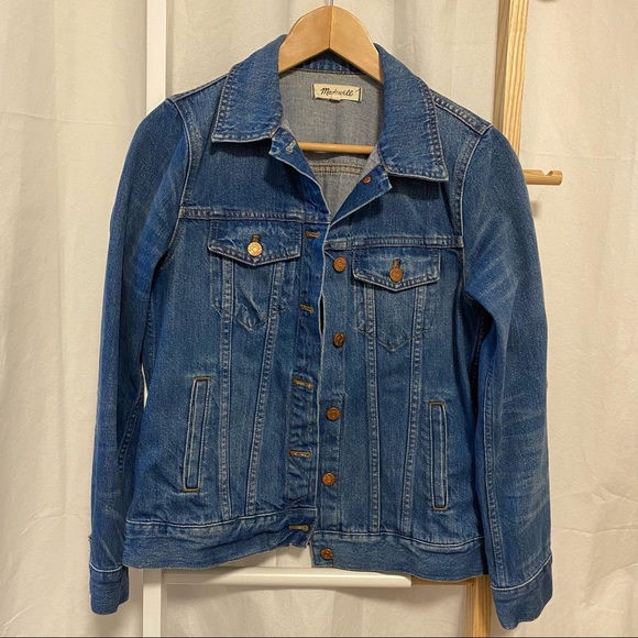 Madewell - EUC - The Jean Jacket in Pinter Wash, M
